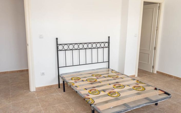 Image No.13-2 Bed House for sale