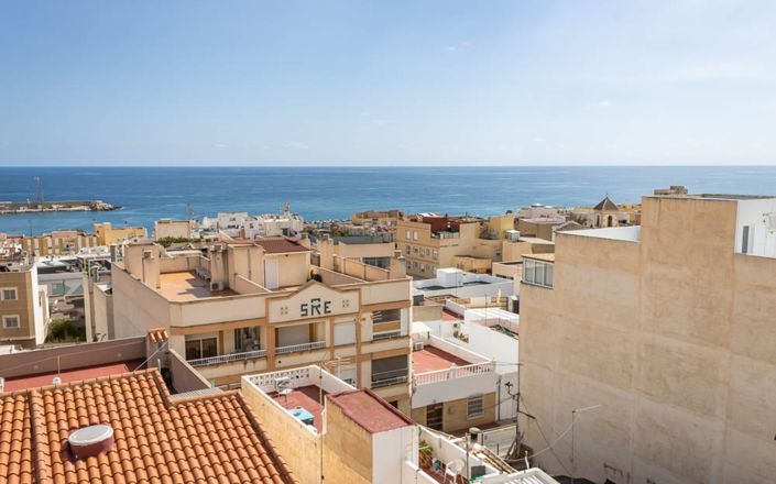 Image No.18-2 Bed House for sale