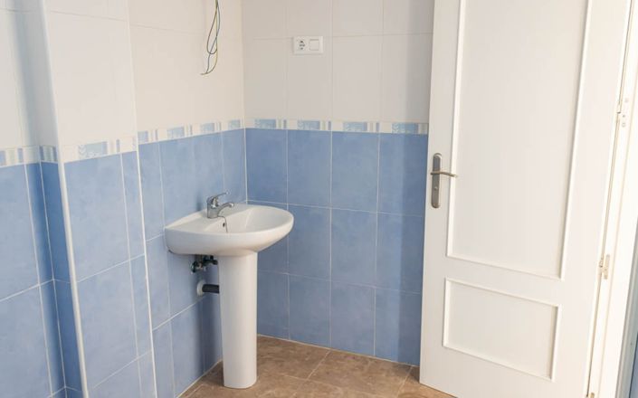 Image No.22-2 Bed House for sale