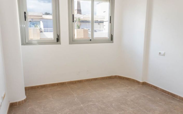 Image No.23-2 Bed House for sale