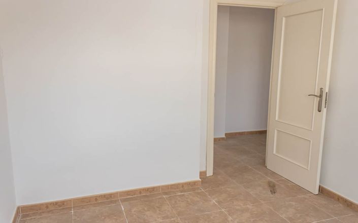 Image No.25-2 Bed House for sale