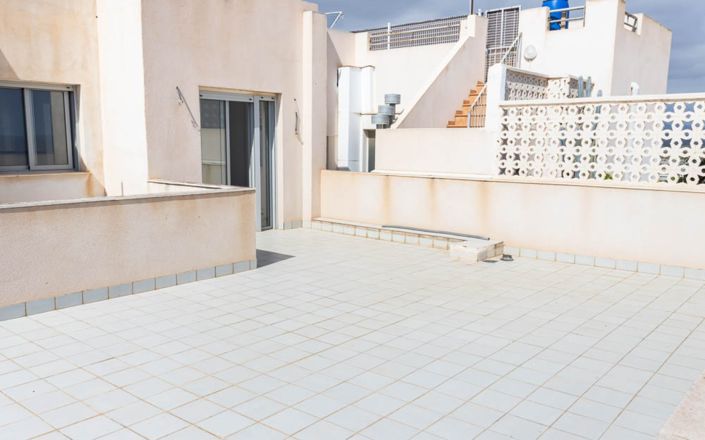 Image No.29-2 Bed House for sale