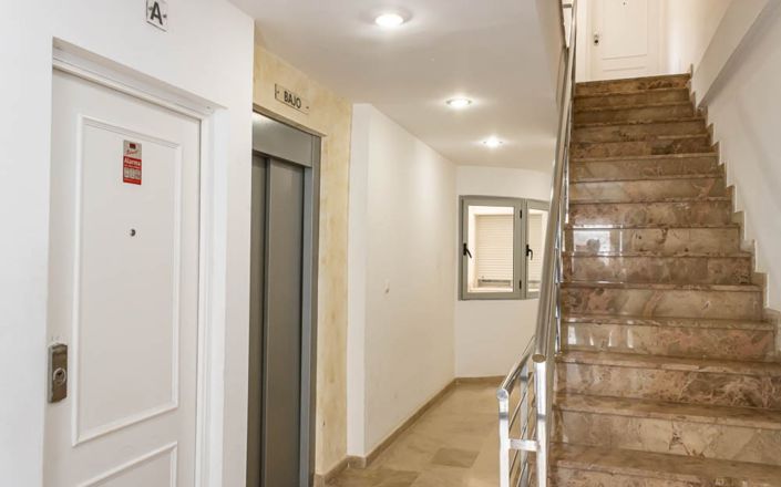 Image No.32-2 Bed House for sale