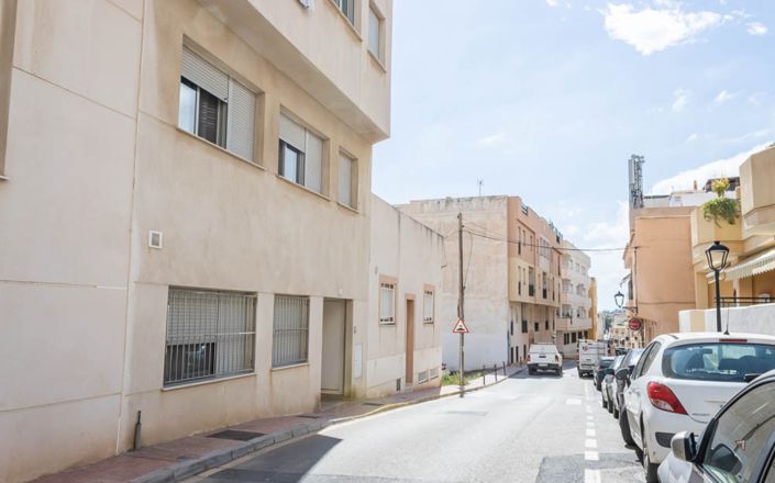 Image No.33-2 Bed House for sale