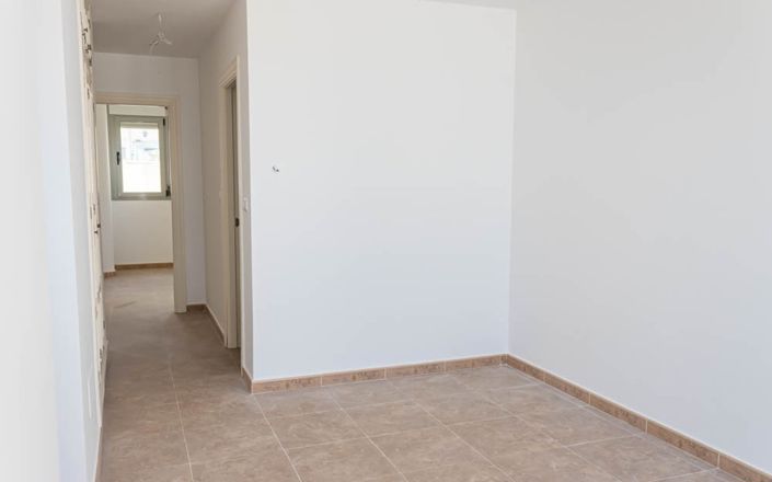 Image No.6-2 Bed House for sale