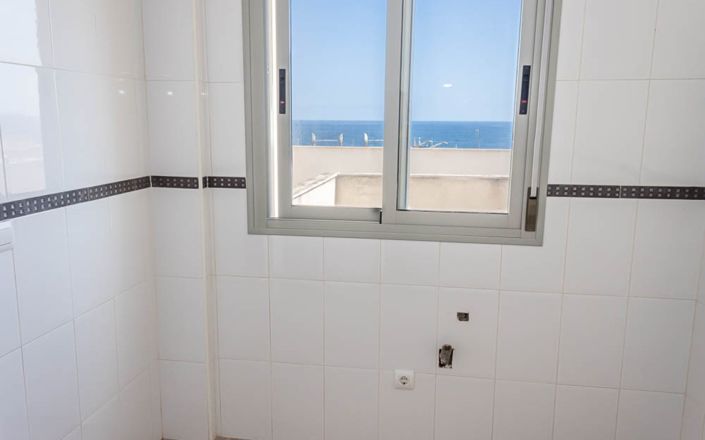 Image No.9-2 Bed House for sale