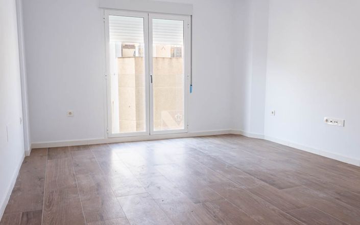 Image No.4-3 Bed House for sale