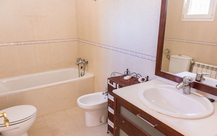 Image No.23-3 Bed House for sale