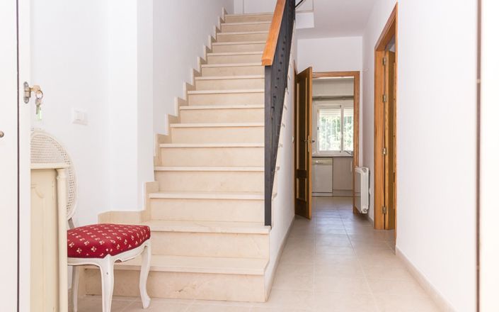 Image No.6-3 Bed House for sale