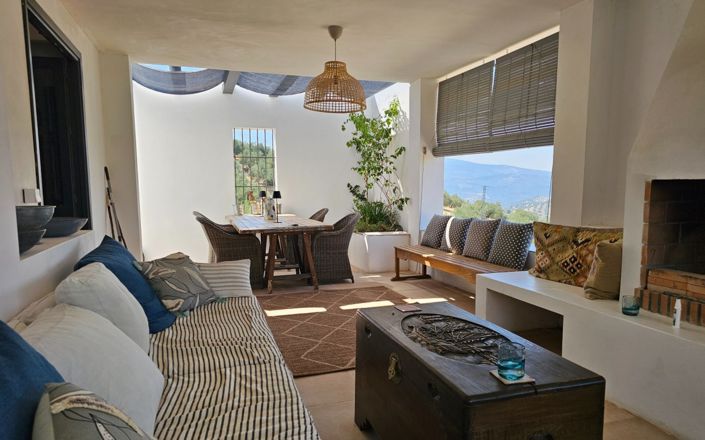 Image No.10-3 Bed House for sale