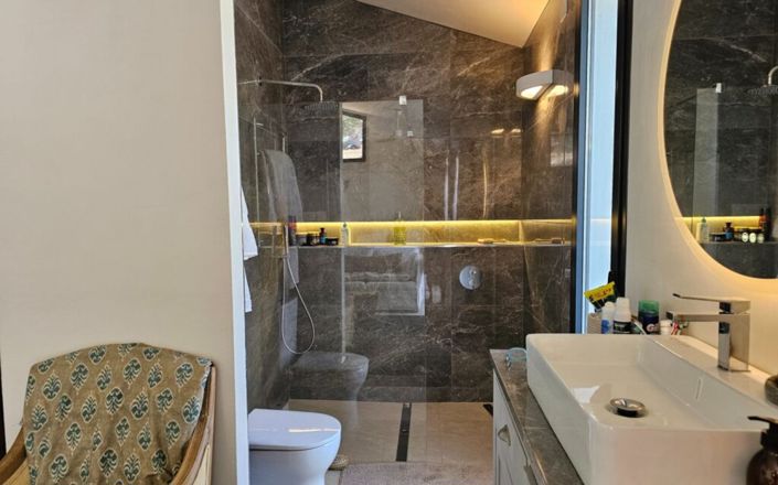 Image No.21-3 Bed House for sale