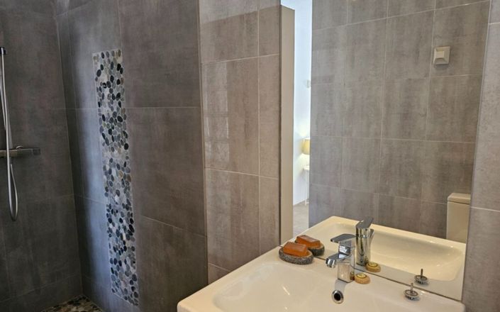 Image No.24-3 Bed House for sale