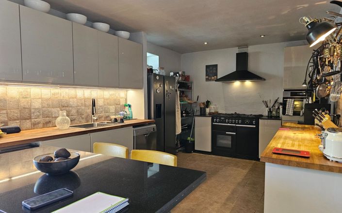 Image No.6-3 Bed House for sale