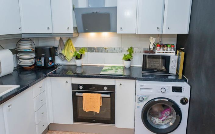 Image No.12-2 Bed House for sale