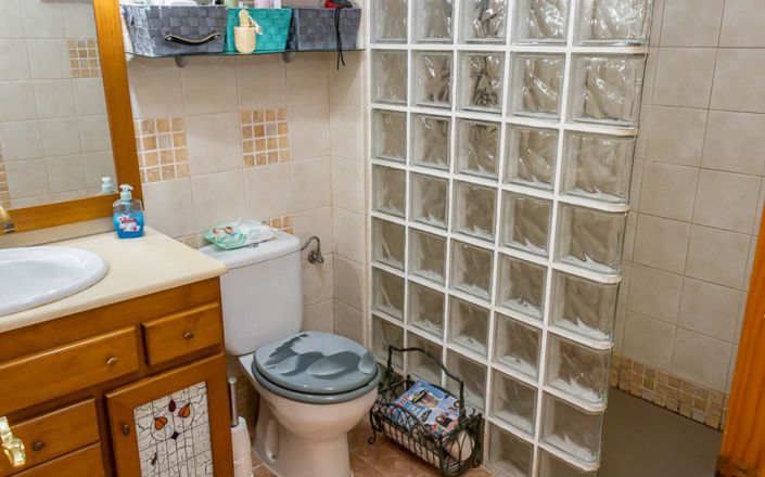 Image No.16-2 Bed House for sale