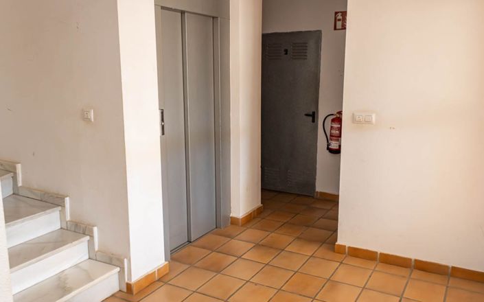 Image No.23-2 Bed House for sale