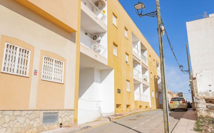 Image No.24-2 Bed House for sale