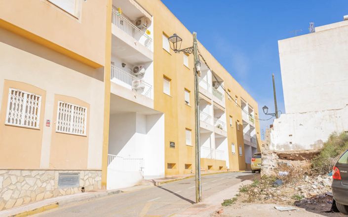 Image No.25-2 Bed House for sale