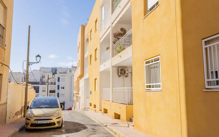 Image No.27-2 Bed House for sale