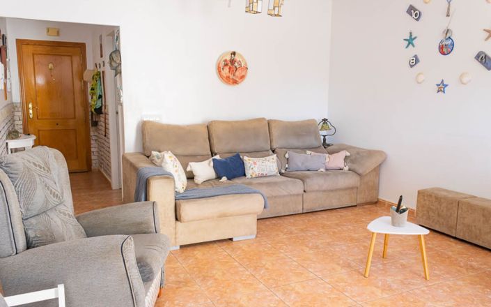 Image No.5-2 Bed House for sale