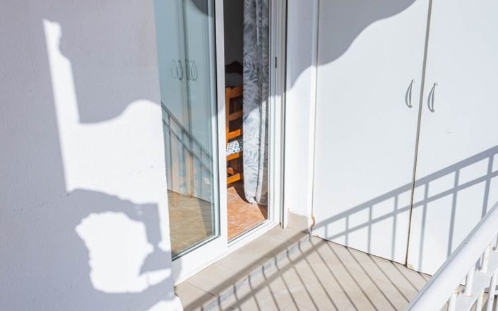 Image No.8-2 Bed House for sale