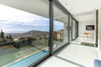 owners-anavyssos-luxury-home