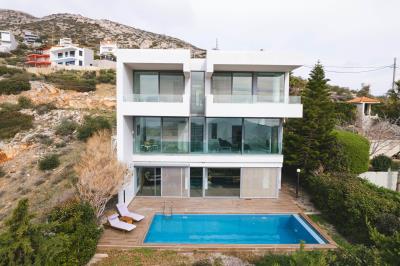 owners--greece-anavyssos-luxury-villa