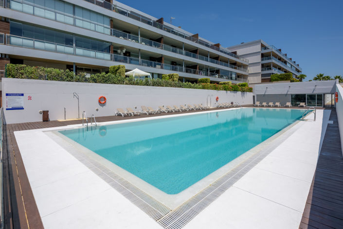 Image No.1-4 Bed Property for sale