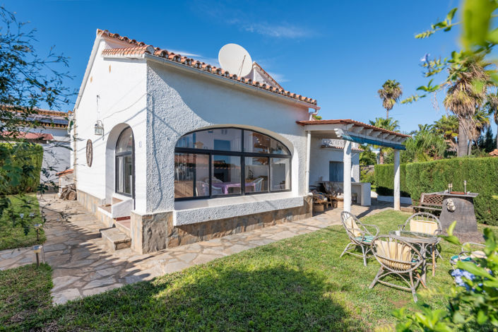 Image No.1-2 Bed House for sale