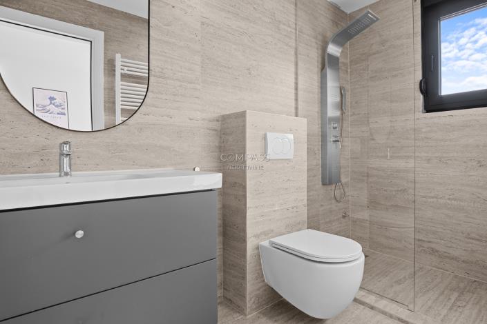 Image No.10-8 Bed Villa for sale