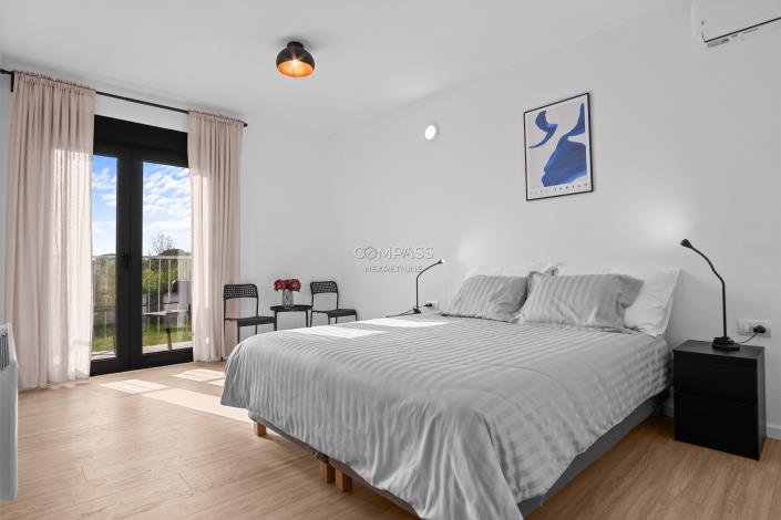 Image No.13-8 Bed Villa for sale