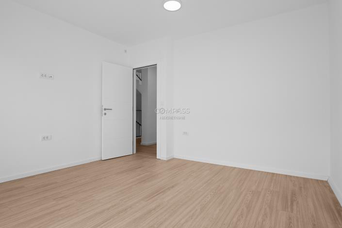 Image No.39-8 Bed Villa for sale