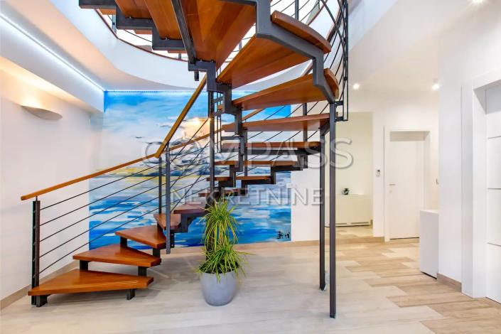 Image No.19-Villa de 4 chambres à vendre à Lokva Rogoznica