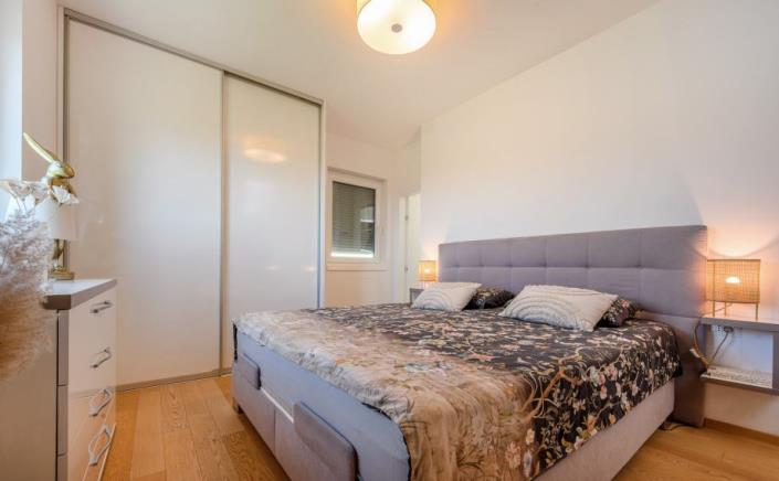 Image No.8-3 Bed Apartment for sale