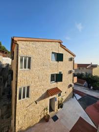 kuca-omis-375-00-m2-slika-252135783