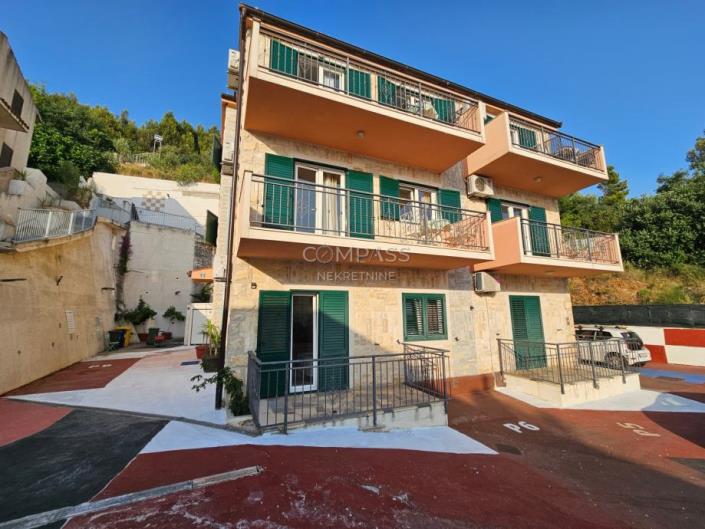 Image No.8-9 Bed House/Villa for sale