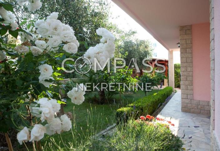 Image No.8-17 Bed House/Villa for sale