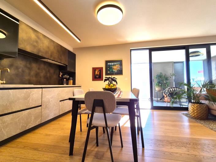 Image No.3-Appartement de 2 chambres à vendre à Split