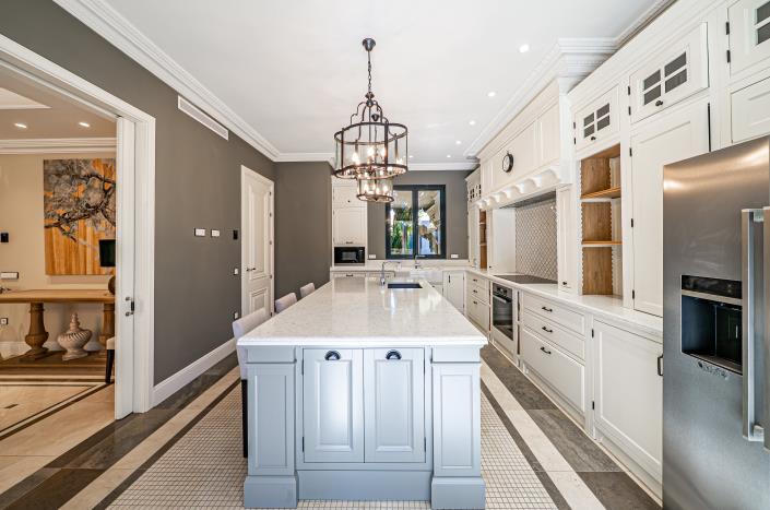 Image No.10-6 Bed Villa for sale