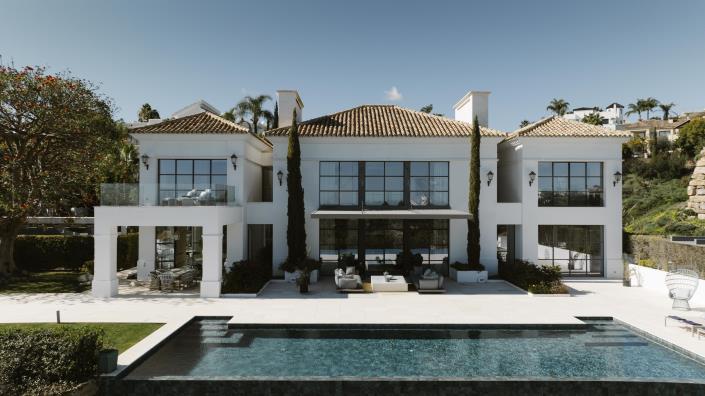 Image No.1-6 Bed Villa for sale