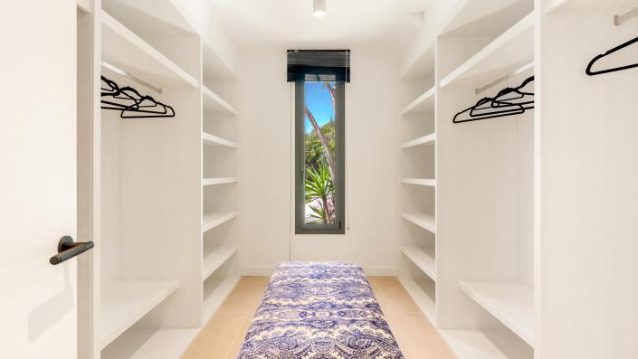 Image No.34-5 Bed Villa for sale