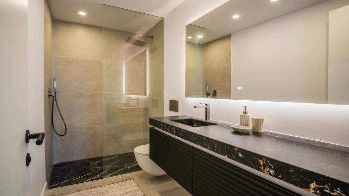 Image No.26-5 Bed Villa for sale