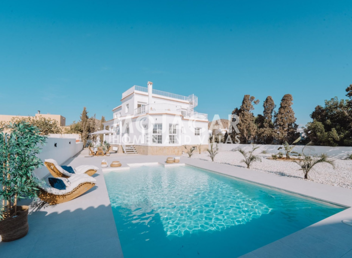 Image No.1-5 Bed Villa for sale
