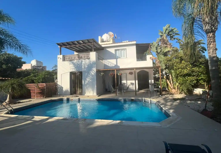 Image No.1-4 Bed House for sale