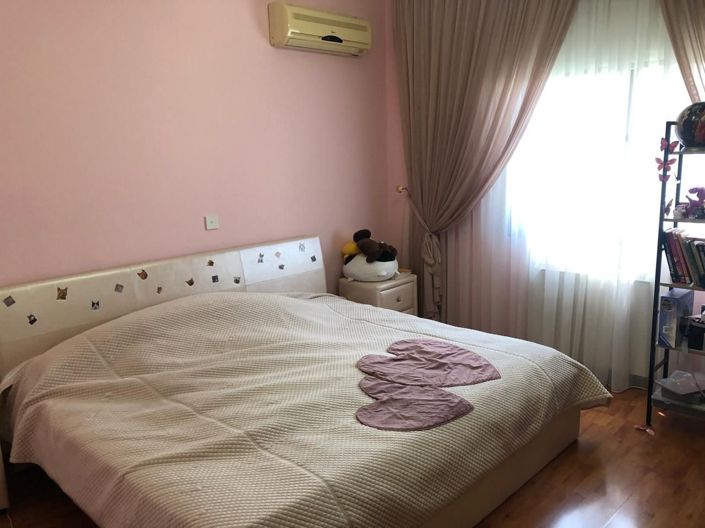 Image No.20-5 Bed House for sale