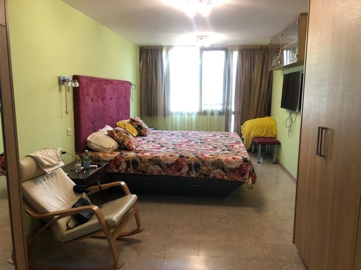 Image No.27-5 Bed House for sale