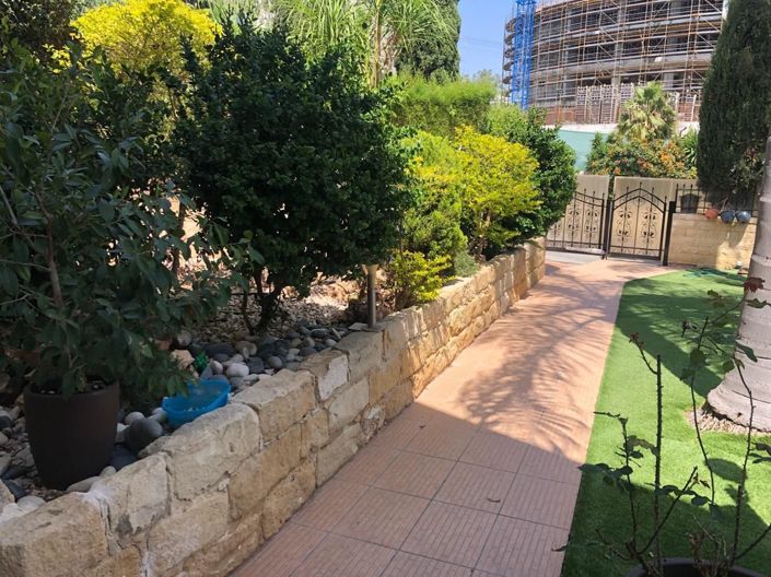 Image No.5-5 Bed House for sale