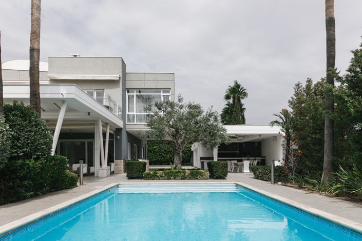 Image No.1-6 Bed House for sale