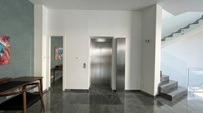18081708-eba2-48bf-a1d1-55eb32b23657