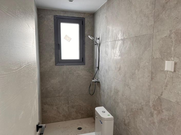 Image No.8-3 Bed Apartment for sale